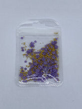 Cargar imagen en el visor de la galería, BE 3D FLOWERS WITH BEADS
